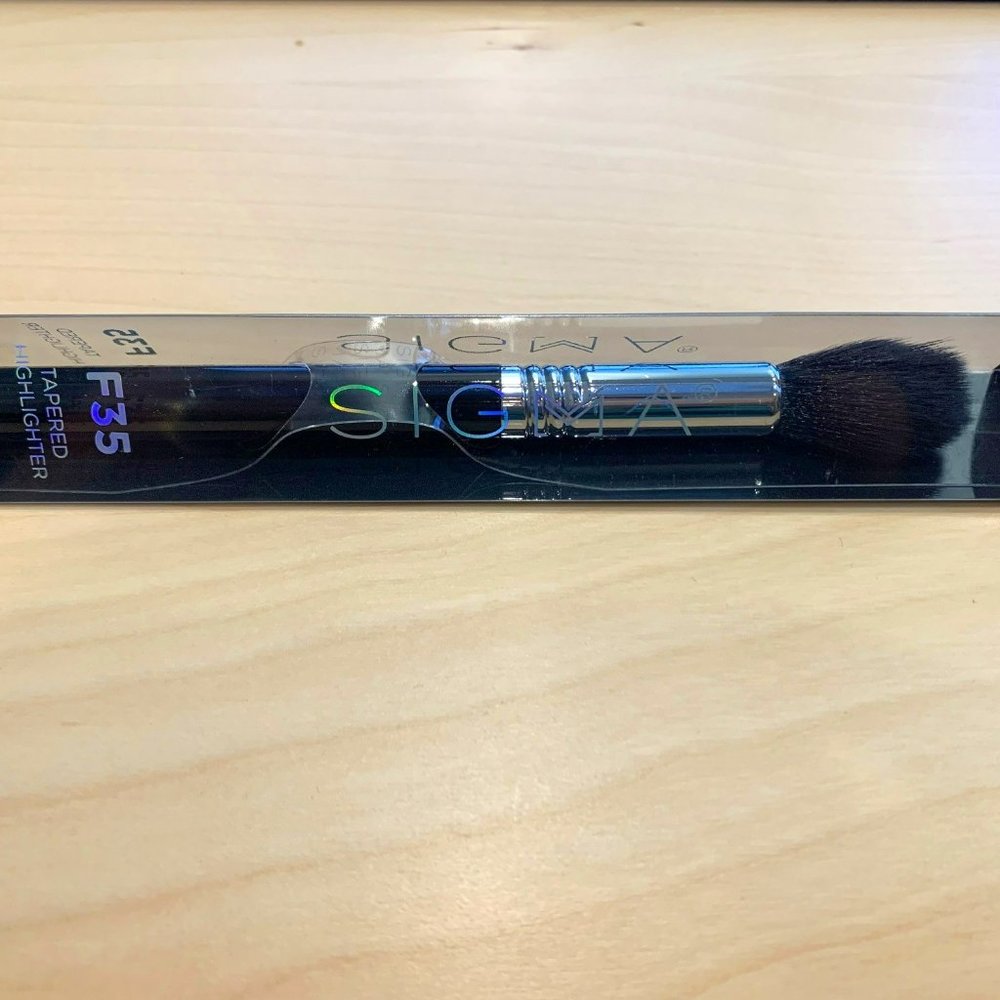 Sigma F35 Tapered Highlighter Makeup Brush